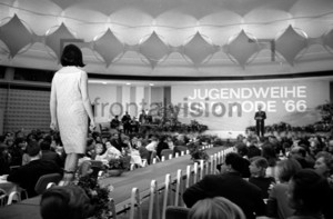 Modenschau Jugendweihe 1966 | Fashion Show Jugendweihe 1966