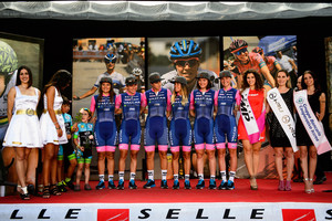 VALCAR CYLANCE CYCLING: Giro Rosa Iccrea 2019 - Teampresentation
