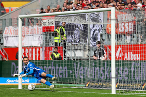 Elfmeter verwandelt Rot Weiß Oberhausen vs. Rot-Weiss Essen 25.05.2024