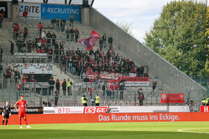 Wehen Wiesbaden Fans in Essen 14.09.2024