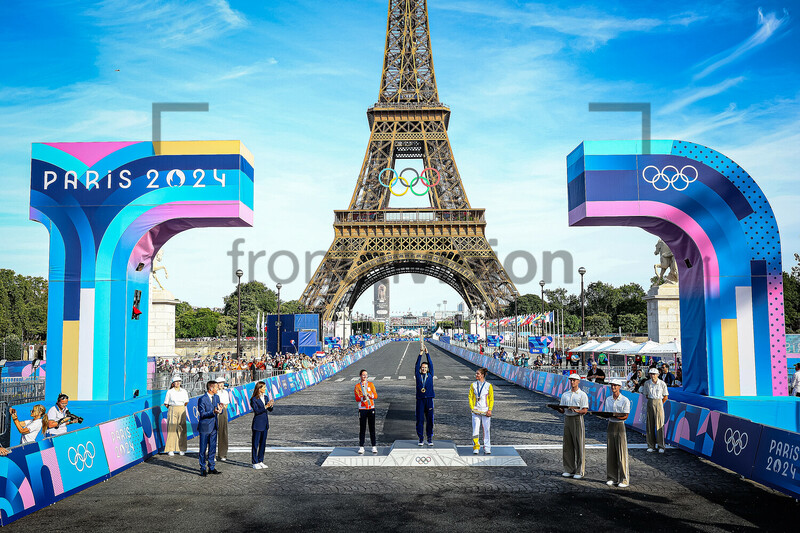 Road race cycling women Olympics 2024