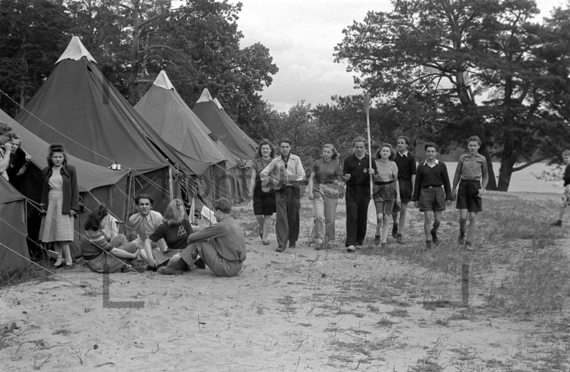 Ferienlager & Zeltlager in der DDR Ostberlin DDR Kalender 2025 / Historische Fotos und Motive