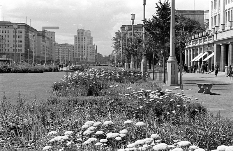 Stalinallee (Karl.Marx-Allee) Ostberlin DDR Kalender 2025 / Historische Fotos und Motive